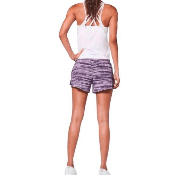 LULULEMON ATHLETICA Hotty Hot Short II 'Long 4" Size 4 - Picture 3 of 5